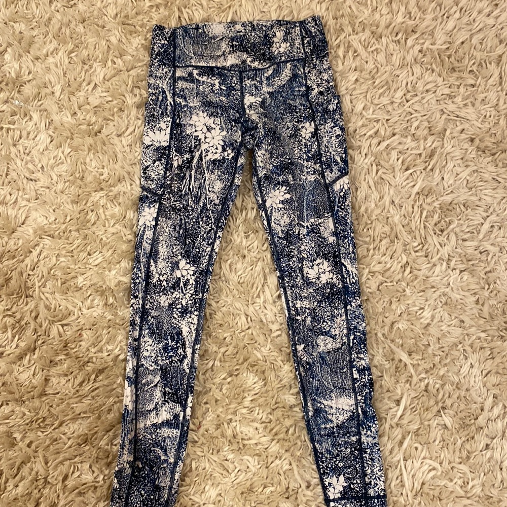 lululemon size 6 leggings
